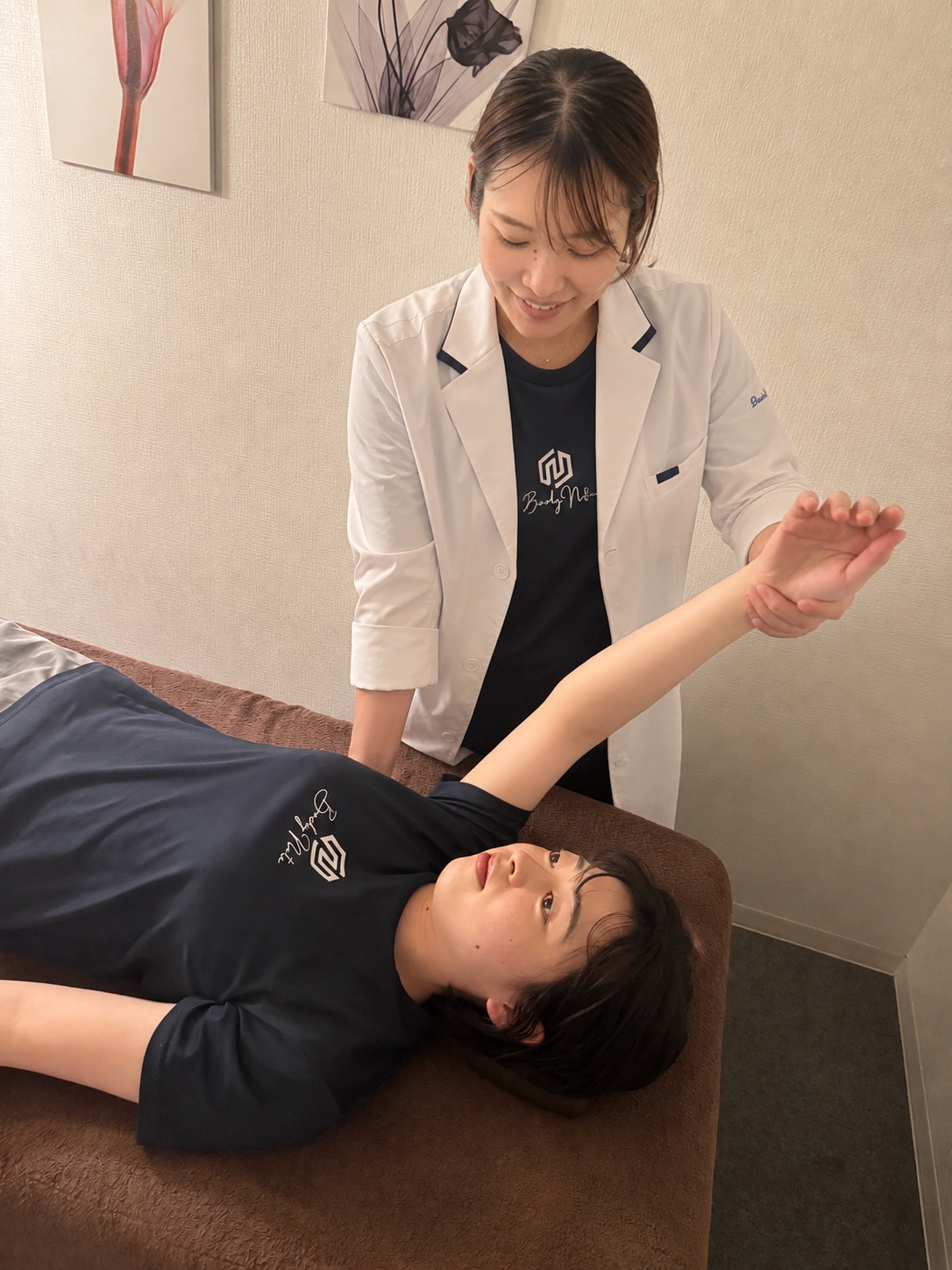 理学療法士Chisaによる肩の可動域チェック・整体施術